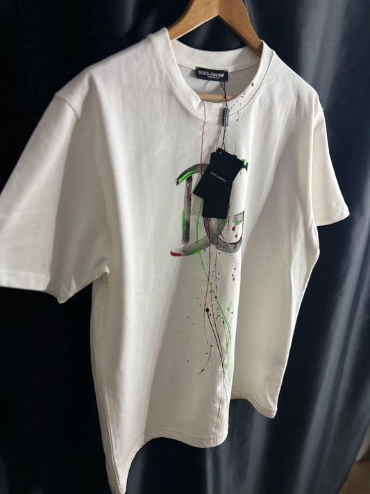 Dolce & Gabbana Sanatsal Baskılı Beyaz Tişört – Özgün Stil, Yaratıcı Ruh